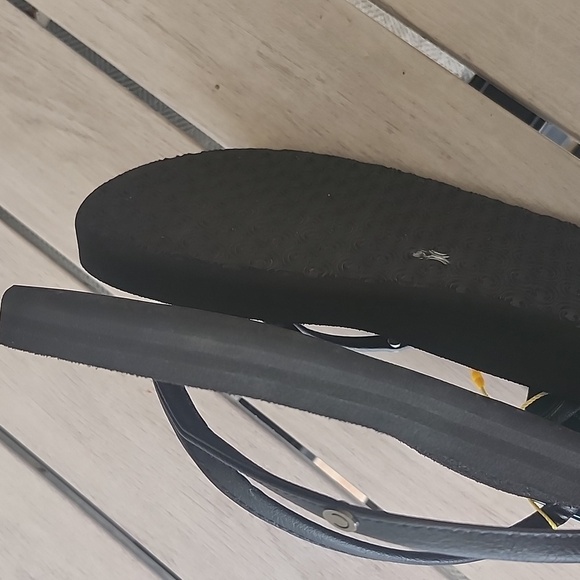 NWT Cobian Black Flip Flops - Picture 6 of 8